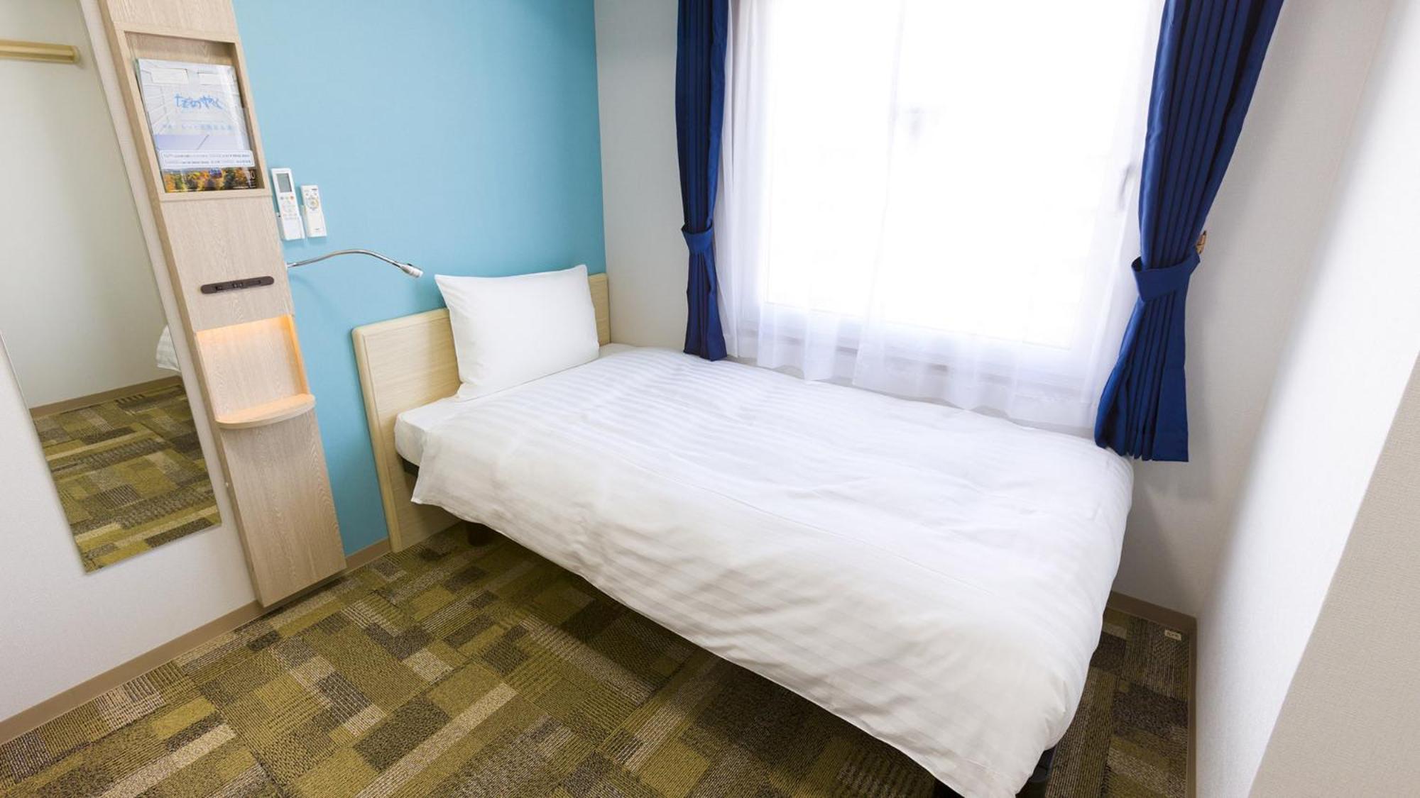 Toyoko Inn Tokyo Keio-Sen Higashi-Fuchu-Eki Kita-Guchi Room photo